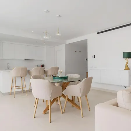 Flora Apartment